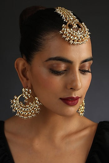 Gold Finish Synthetic Stone & Kundan Polki Earrings With Maangtikka