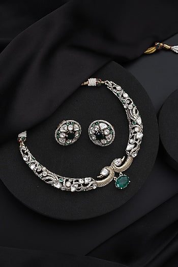 Gold Finish Green Kundan Polki Hasli Necklace Set