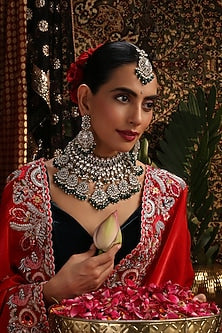 Gold Finish Kundan Polki & Green Stone Choker Necklace Set