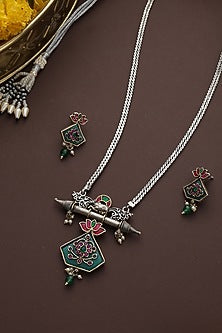 White Finish Jadau Kundan Polki Pendant Necklace Set