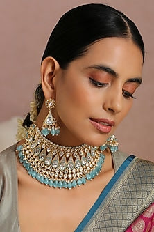 Gold Finish Choker Necklace Set With Kundan Polki