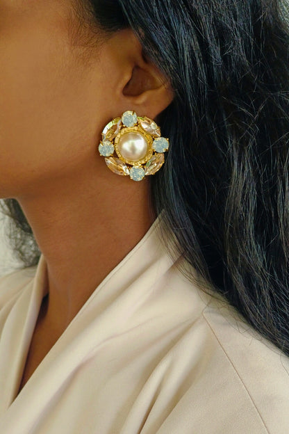 Sangria Pearl Stud Earrings 