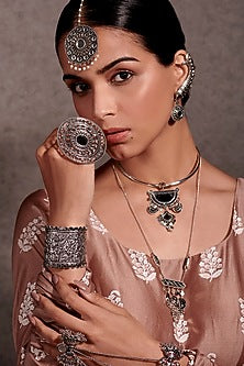 White Finish Oxidised Maang Tikka In Sterling Silver