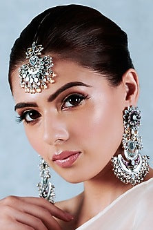 White Finish Pearl & Mirror Maang Tikka In Sterling Silver