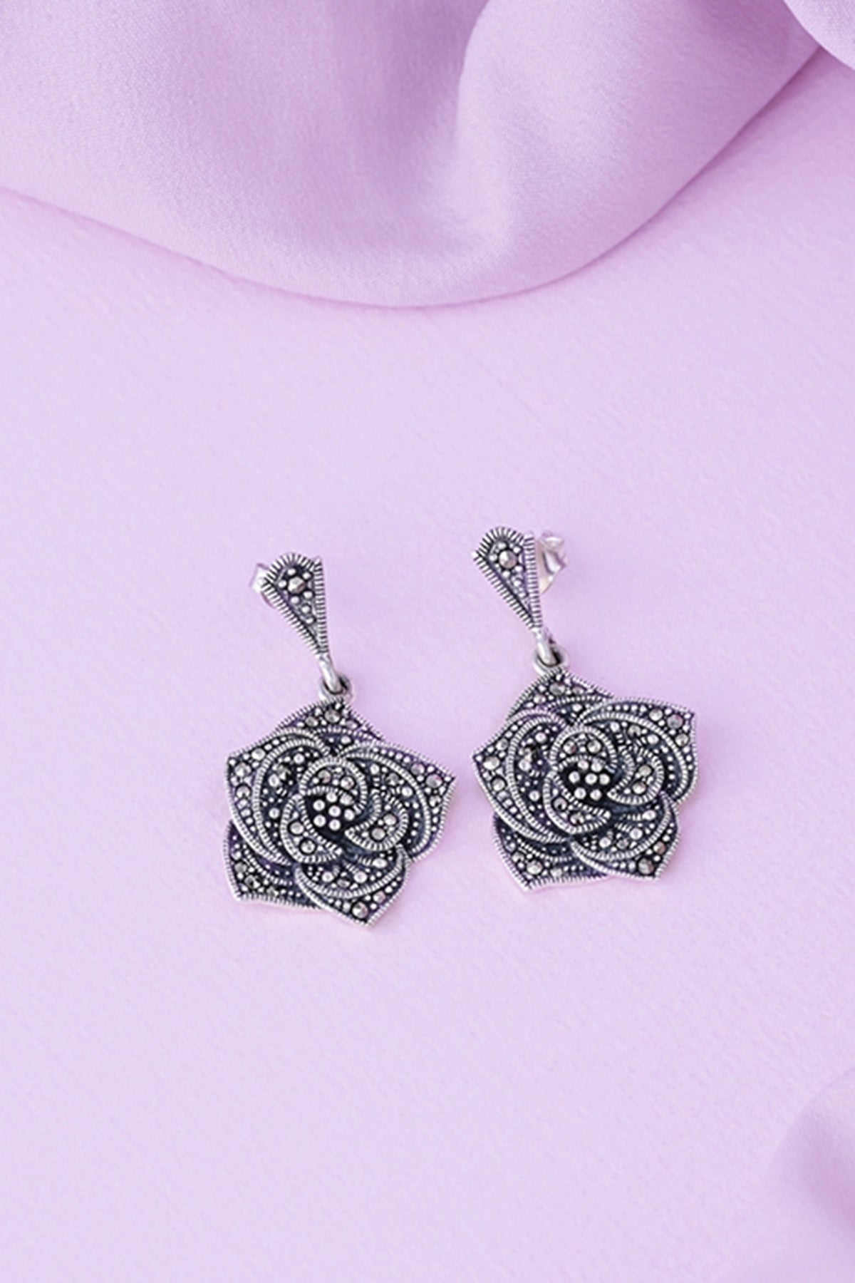 Silver Finish Cubic Zirconia Necklace Set In Sterling Silver