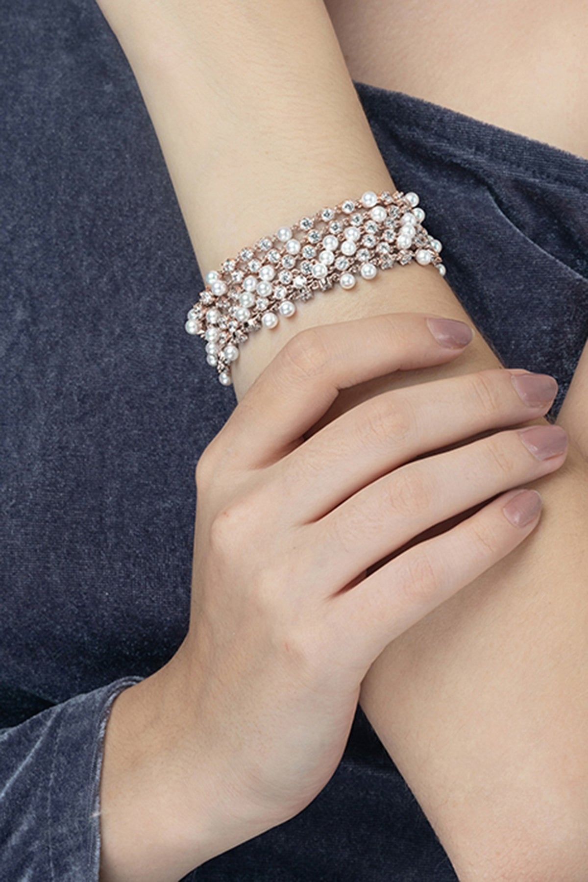 White Finish Zircon Bracelet In Sterling Silver