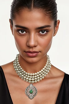 White Finish Shell Pearl Choker Necklace