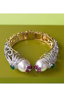 White Finish Cubic Zirconia & Pearl Bracelet