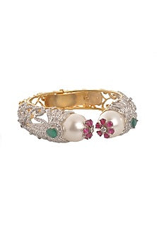 White Finish Cubic Zirconia & Pearl Bracelet