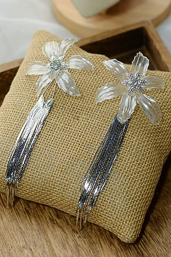 White & Silver Resin Push-Back Floral Earrings