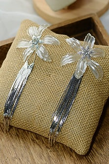 White & Silver Resin Push-Back Floral Earrings