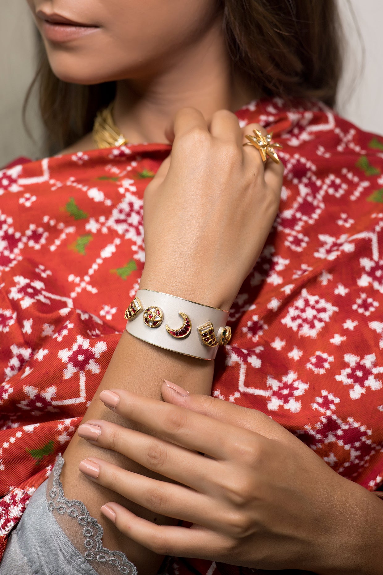 14kt White Gold 24kt Natural Ruby & Emerald Polki Cuff In Sterling Silver