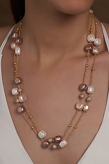Gold Finish Shell Pearl Necklace In Brass