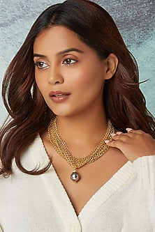 Gold Finish Net Chain & Pearls Necklace