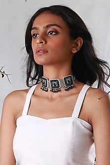 Two-Tone Finish Stone & Metal Bead Choker Necklace