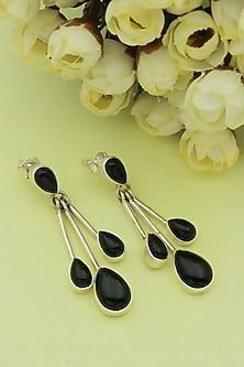 White Finish Black Onyx Orecchino Dangler Earrings In Sterling Silver