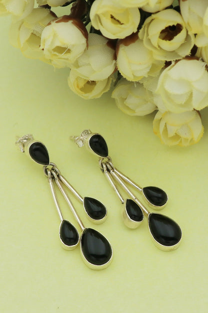 White Finish Black Onyx Orecchino Dangler Earrings In Sterling Silver