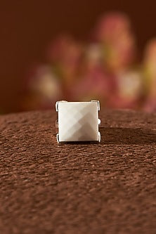 White Finish Shell Pearl Gemstone Ring In Sterling Silver