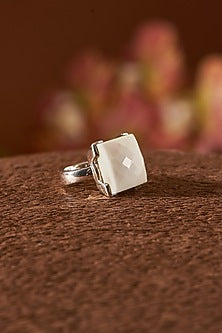 White Finish Shell Pearl Gemstone Ring In Sterling Silver