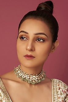 Gold Finish Kundan Necklace In Sterling Silver