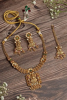 Gold Finish Pendant Necklace Set