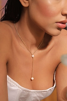 Gold Plated Pearl Necklace In Alloy