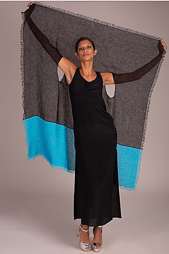 Black Color Blocked Cape With Fringe