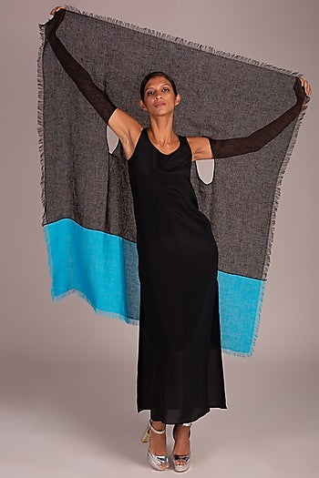 Black Color Blocked Cape With Fringe