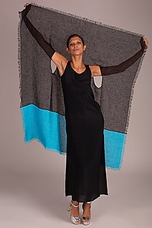 Black Color Blocked Cape With Fringe