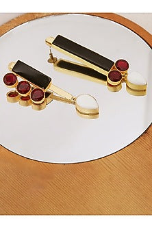 Gold Finish White Agate & Black Onyx Stud Earrings