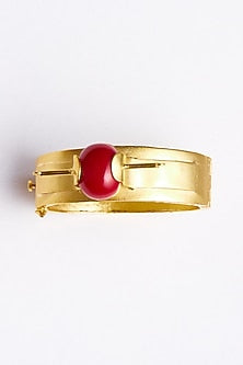 Gold Finish Engulfed Metal Leave & Red Coral Stone Bracelet