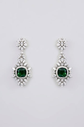 White Finish Diamond & Emerald Stone Choker Necklace Set