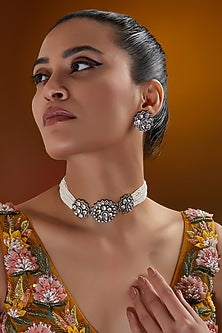 Gold Finish Diamond & Pearl Floral Choker Necklace Set