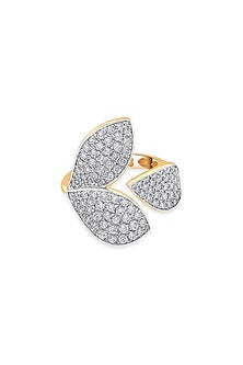 18kt Gold Finish Ring Diamond & Three-Petal Floral Motif Ring