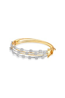 18kt Rose Gold Finish Oval Bangle With 81 Diamonds