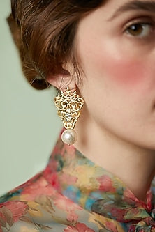 Gold Plated Marguerite Pearl Earrings