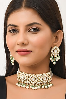 Gold Finish Semi-Precious Emerald Stones Choker Necklace Set In Sterling Silver