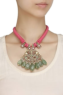 Gold Leafing Kempstone Swan Pendant Choker