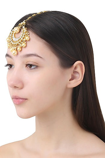 Gold Finish Crescent Shaped Polki Maangtika