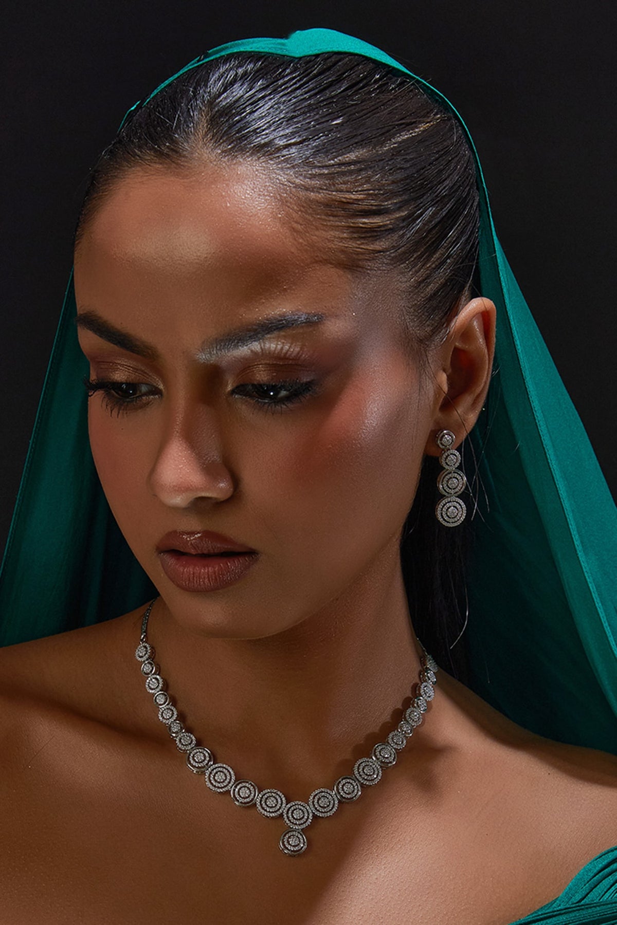 White Finish Zircon Necklace Set