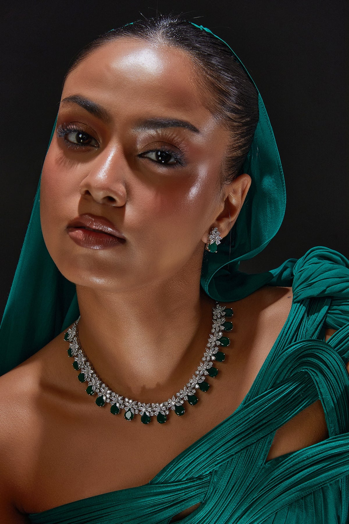 White Finish Zircon & Green Stone Necklace Set