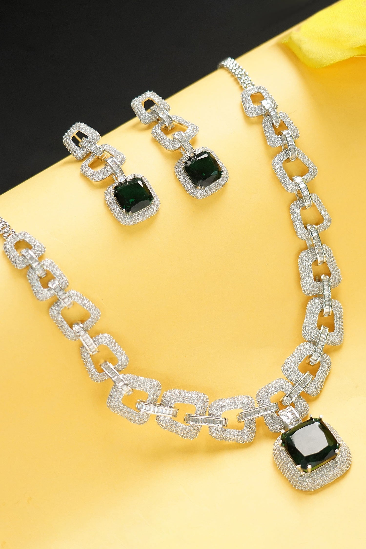 Stone Studded Chain Necklace Set 