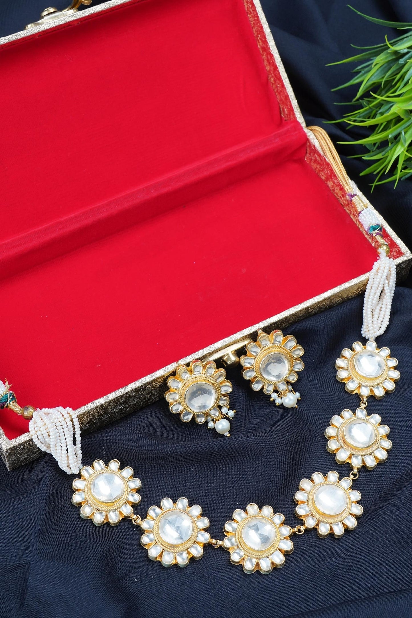 Floral Motif Necklace Set 