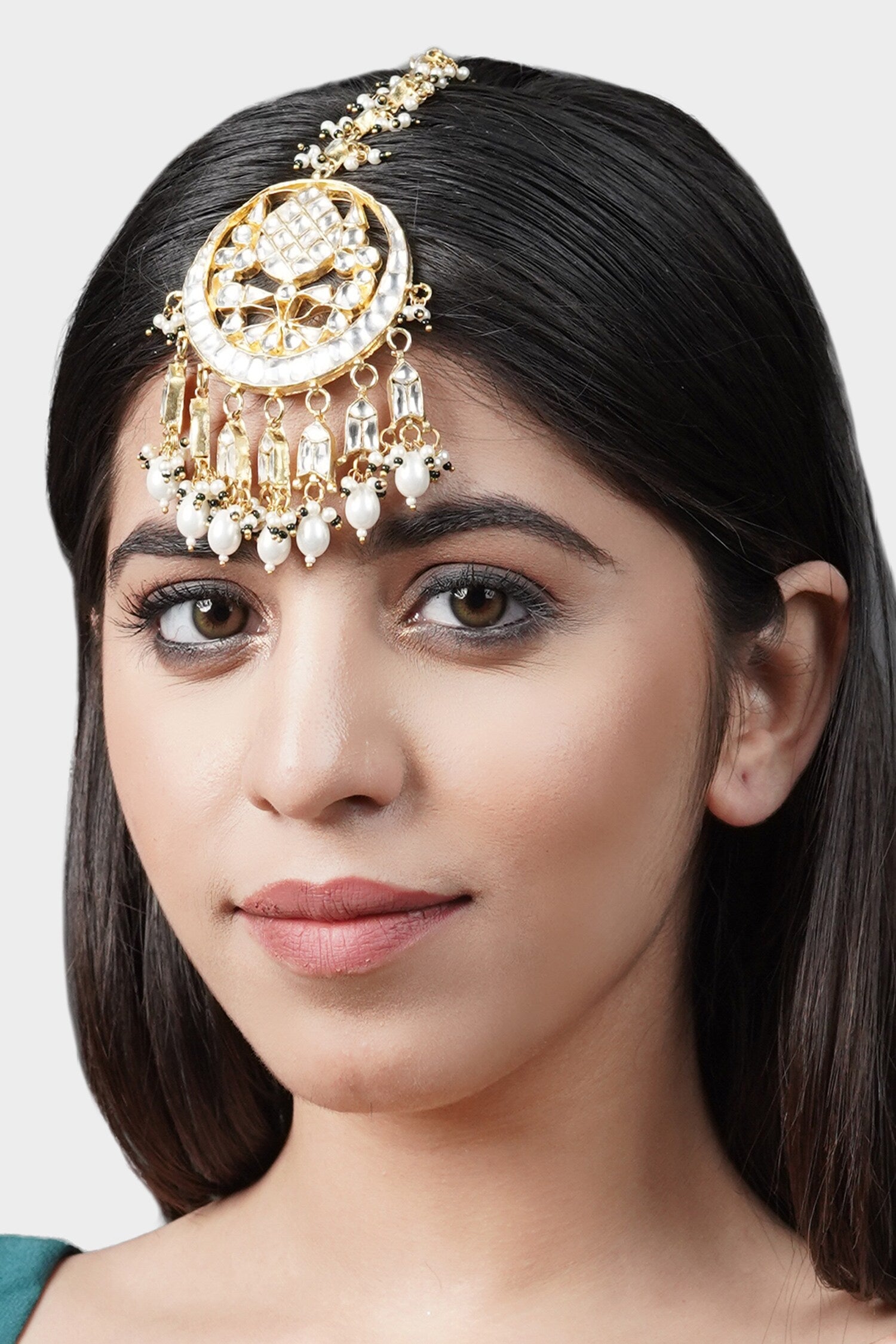 Kundan Maangtikka 