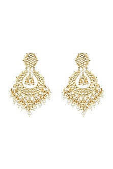 Gold Finish Kundan Earrings With Maang Tikka