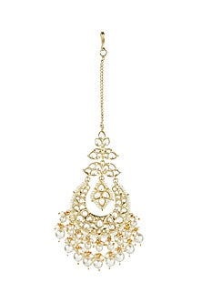 Gold Finish Kundan Earrings With Maang Tikka