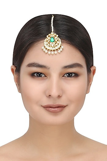 Kundan Green and Pearl Maangtika
