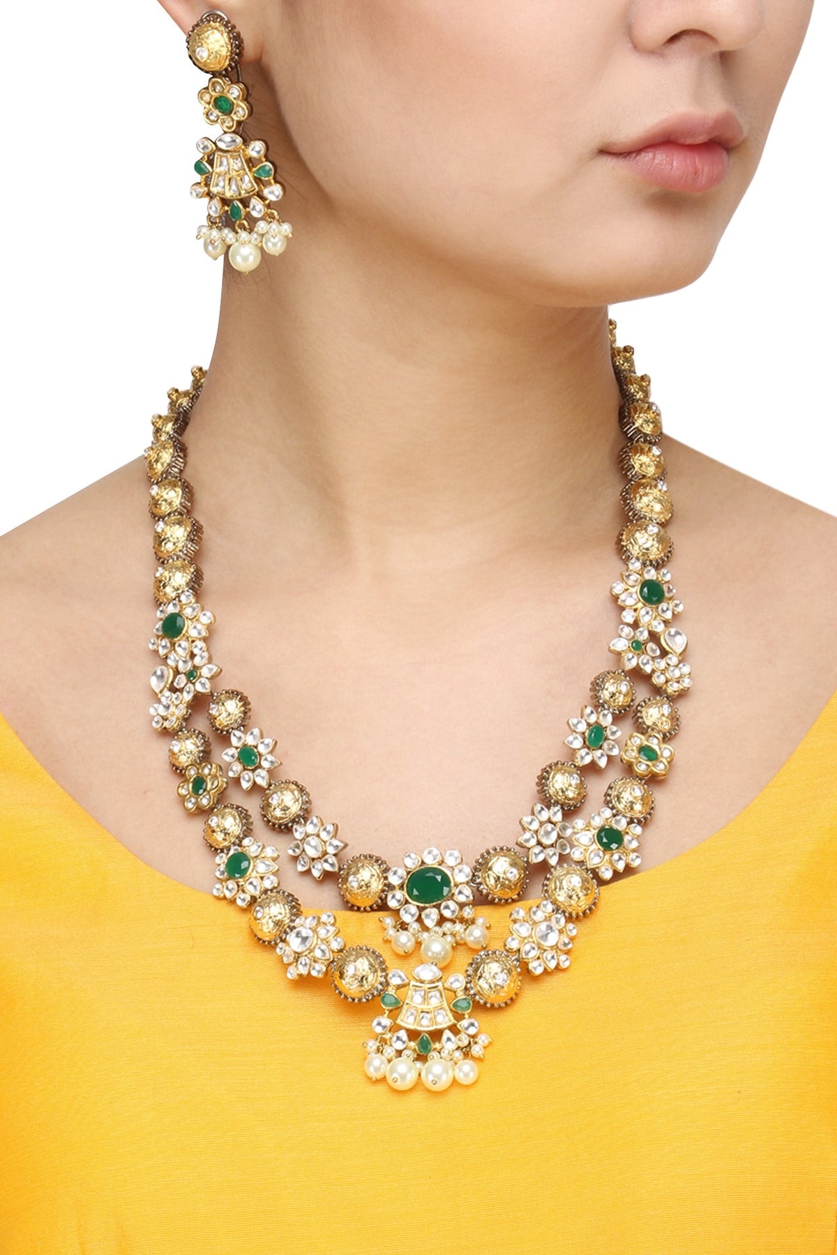 Gold Finish Kundan Stone and Pearls Necklace Set