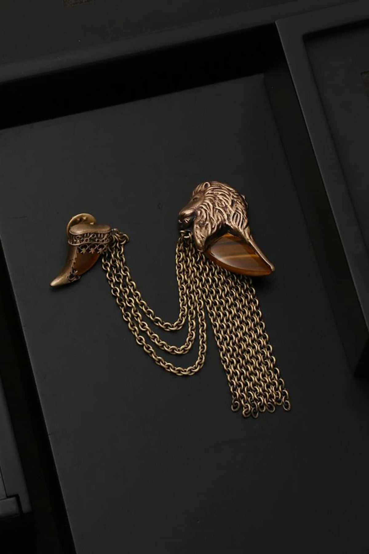 Antique Gold Finish Royal Lion Dangling Chain Brooch