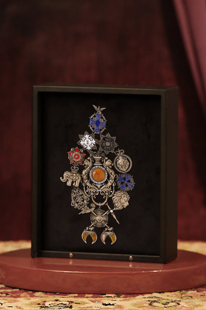 Antique Gold Finish Sovereign Brooch